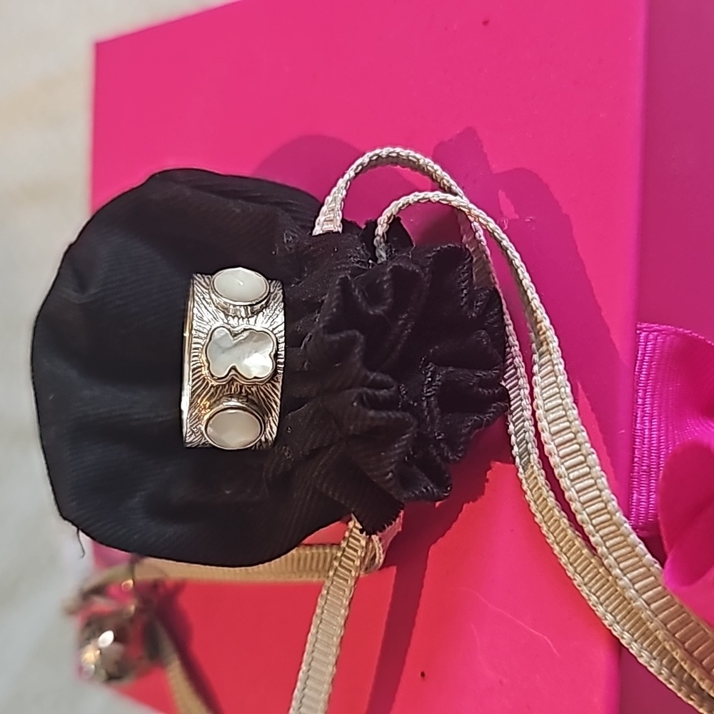 Tous original,discontinued,mother of pearl ring size 7
